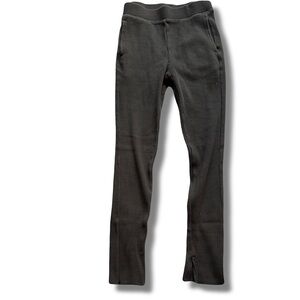 Uniqlo Ribbed Green Cotton Leggings – Size XS | Cozy Basics | Minimalist